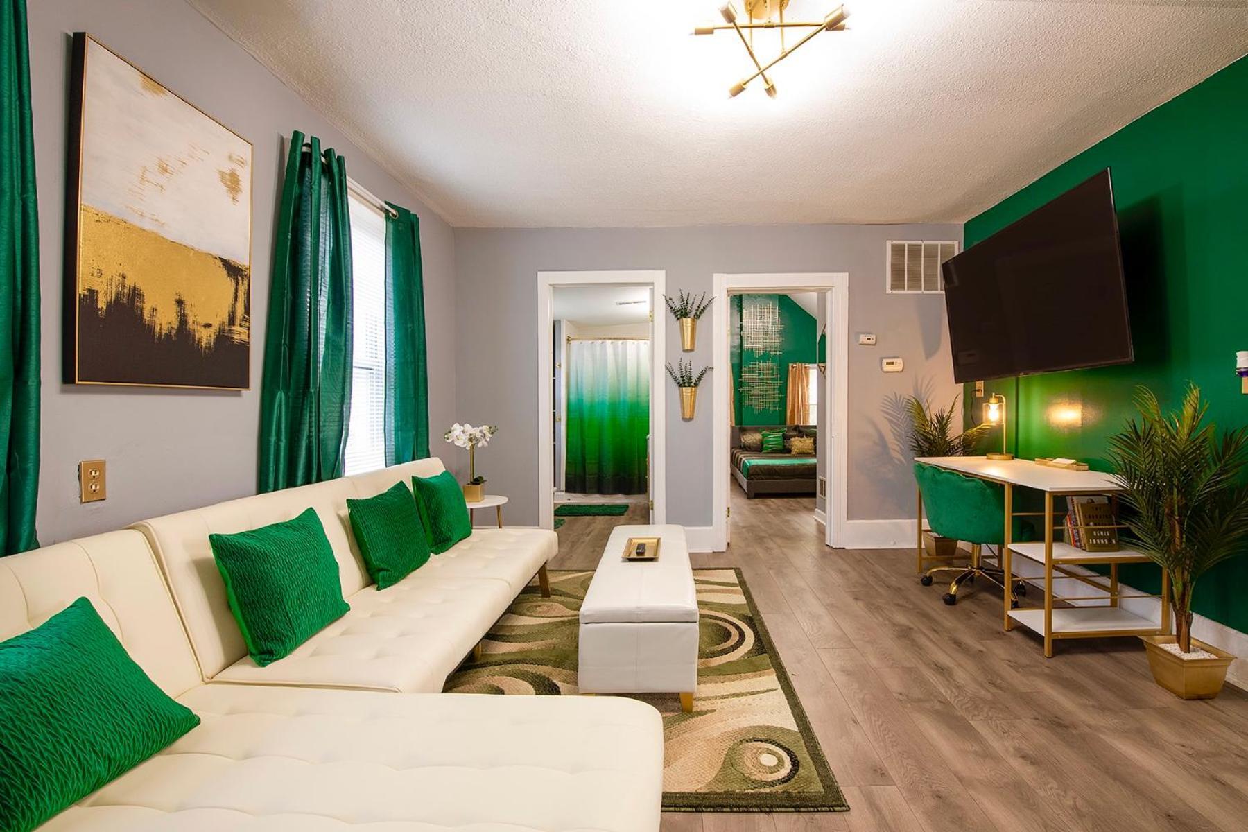 The Tremont Emerald - By Christmas Story House - Historic Charm & Modern Comfort Near Downtown With Parking, 300Mb Wifi & Self Check-In Cleveland Dış mekan fotoğraf
