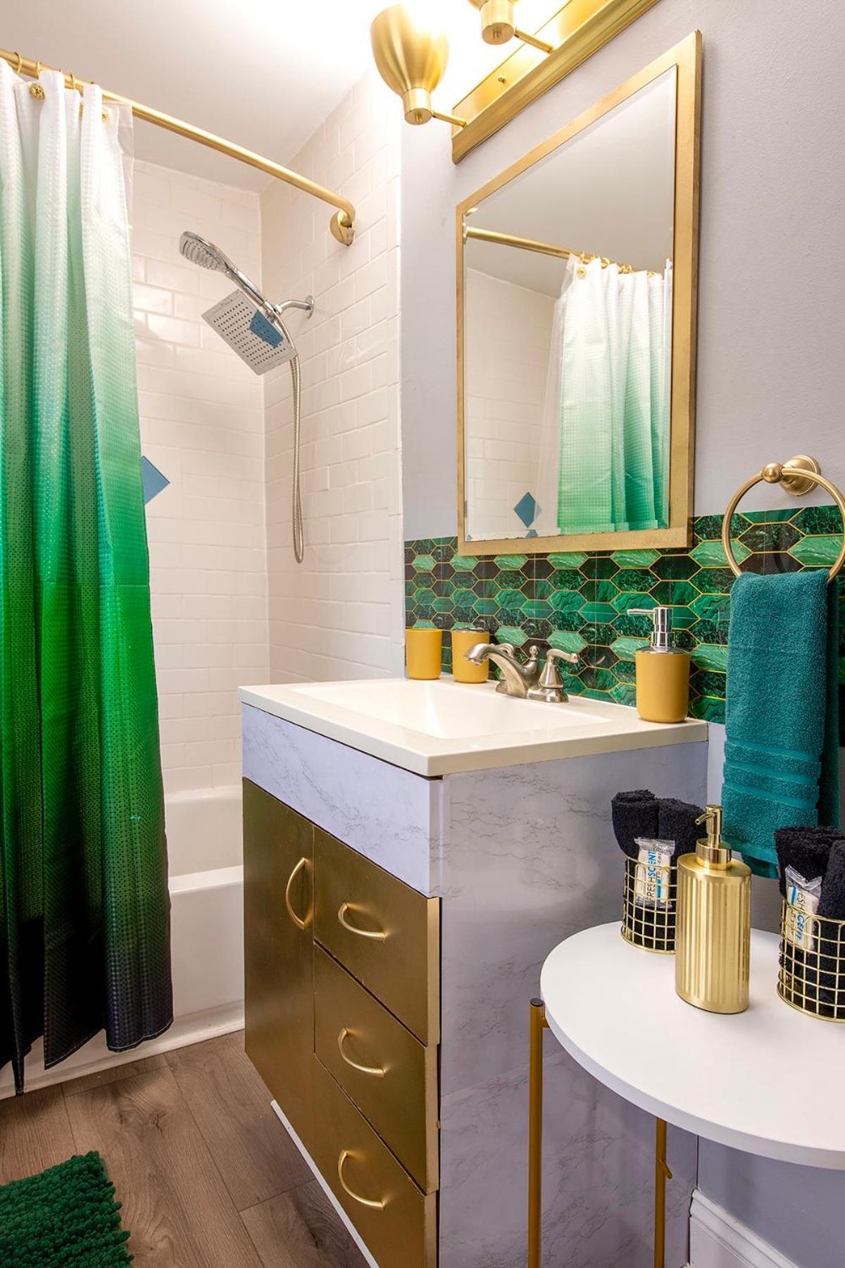 The Tremont Emerald - By Christmas Story House - Historic Charm & Modern Comfort Near Downtown With Parking, 300Mb Wifi & Self Check-In Cleveland Dış mekan fotoğraf