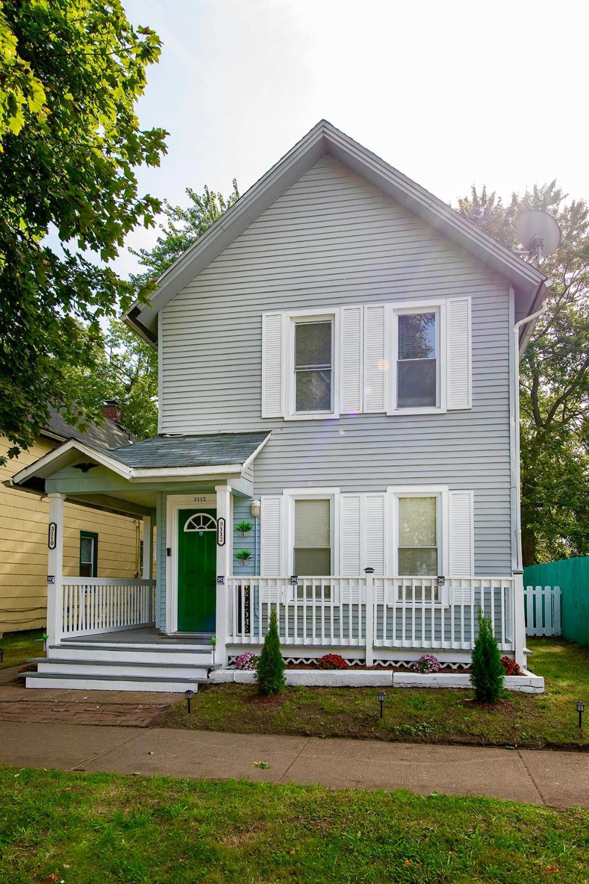 The Tremont Emerald - By Christmas Story House - Historic Charm & Modern Comfort Near Downtown With Parking, 300Mb Wifi & Self Check-In Cleveland Dış mekan fotoğraf