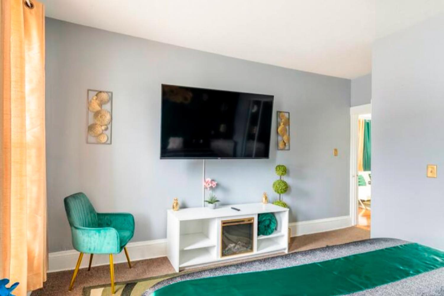 The Tremont Emerald - By Christmas Story House - Historic Charm & Modern Comfort Near Downtown With Parking, 300Mb Wifi & Self Check-In Cleveland Dış mekan fotoğraf