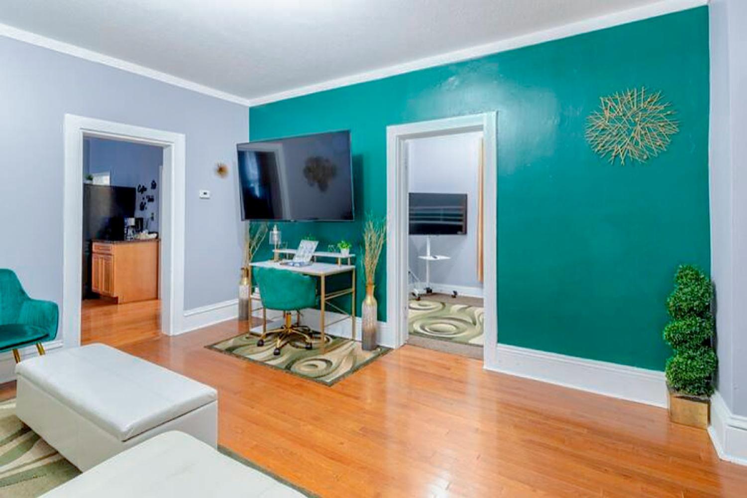 The Tremont Emerald - By Christmas Story House - Historic Charm & Modern Comfort Near Downtown With Parking, 300Mb Wifi & Self Check-In Cleveland Dış mekan fotoğraf