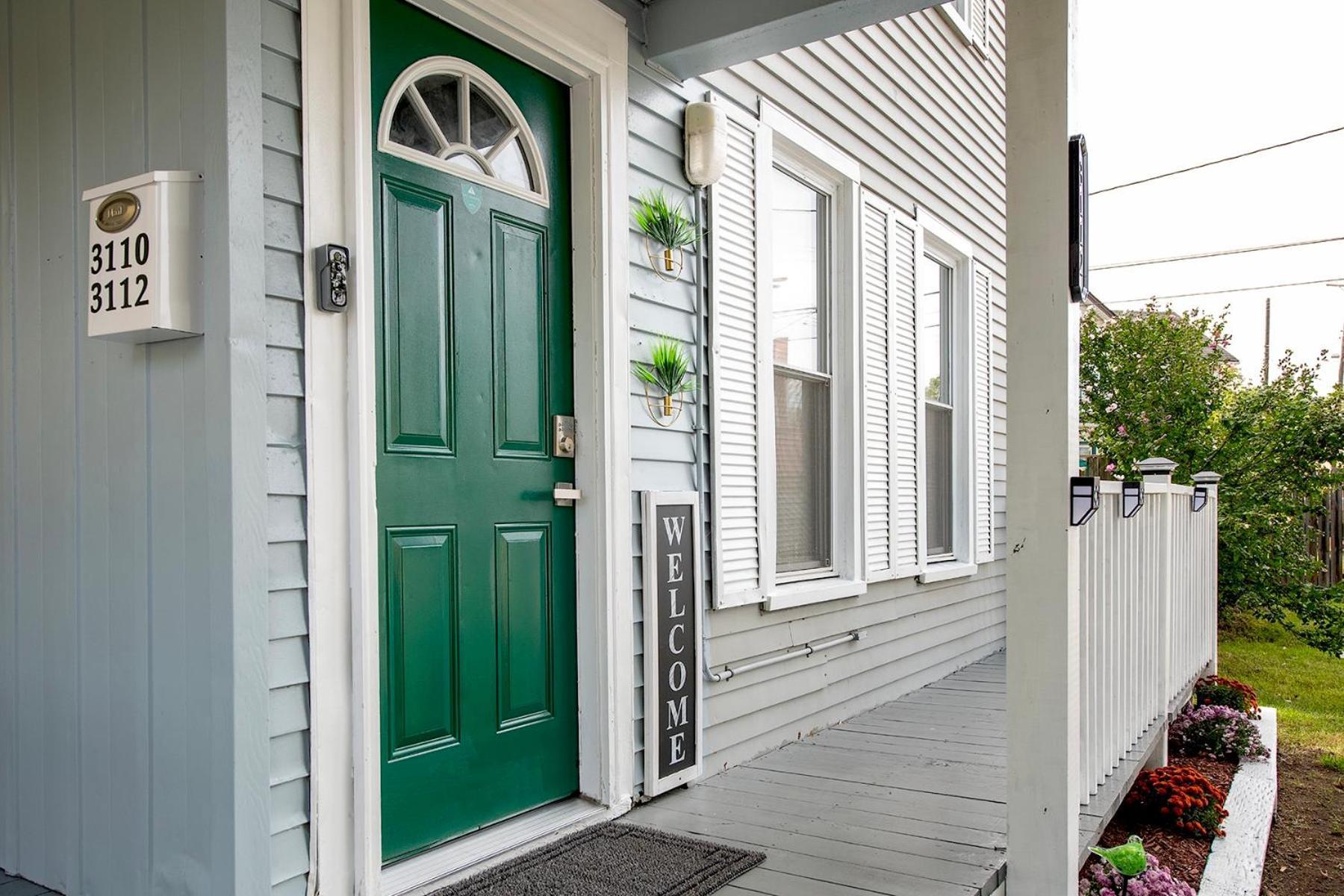 The Tremont Emerald - By Christmas Story House - Historic Charm & Modern Comfort Near Downtown With Parking, 300Mb Wifi & Self Check-In Cleveland Dış mekan fotoğraf