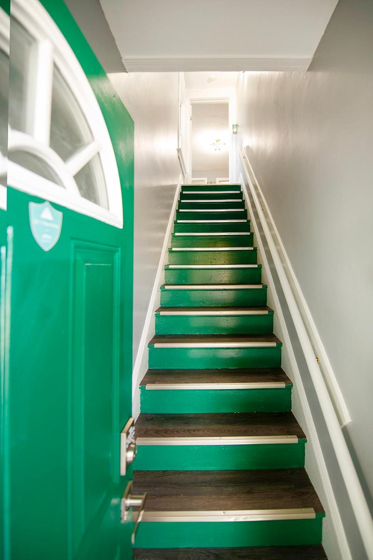 The Tremont Emerald - By Christmas Story House - Historic Charm & Modern Comfort Near Downtown With Parking, 300Mb Wifi & Self Check-In Cleveland Dış mekan fotoğraf