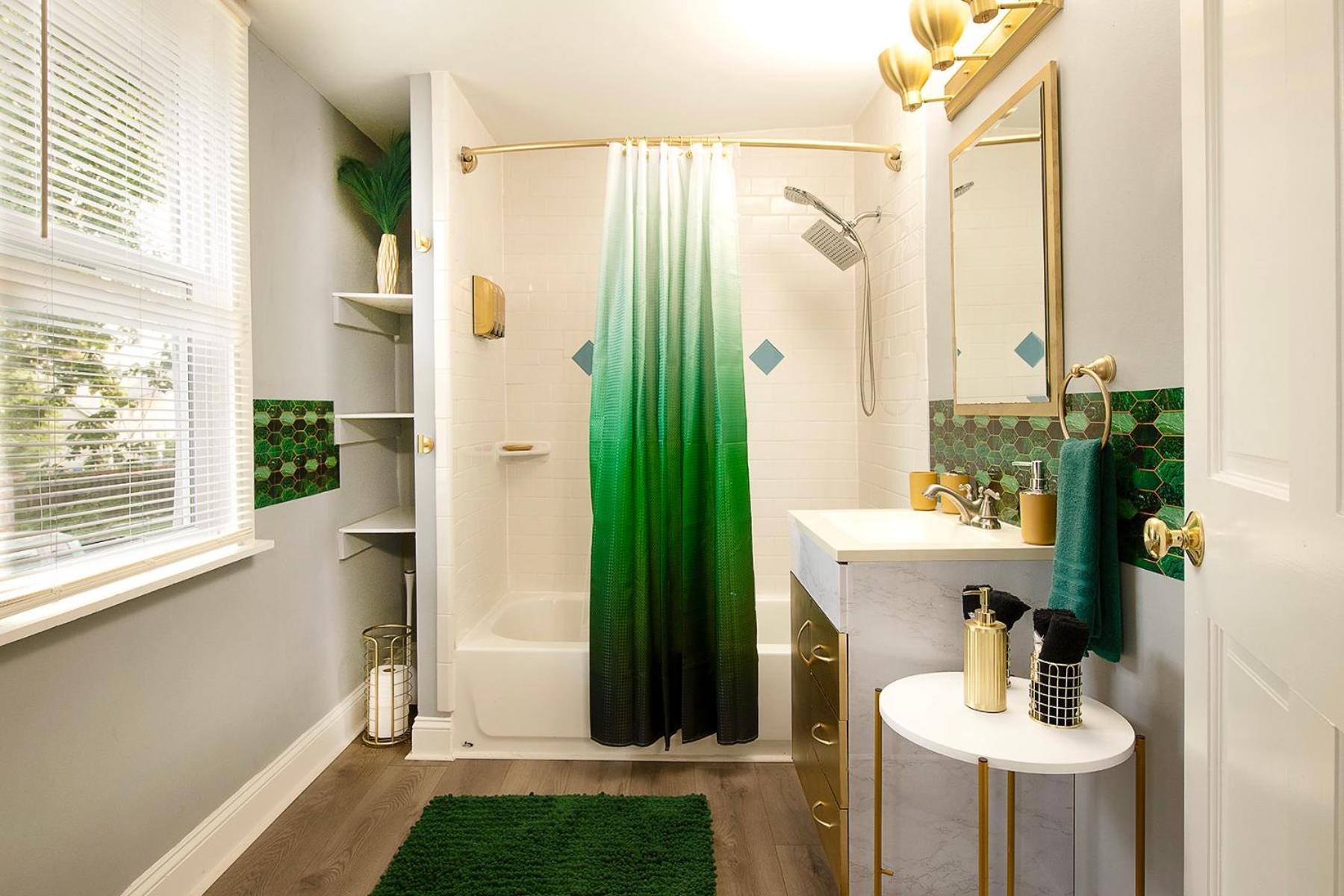 The Tremont Emerald - By Christmas Story House - Historic Charm & Modern Comfort Near Downtown With Parking, 300Mb Wifi & Self Check-In Cleveland Dış mekan fotoğraf