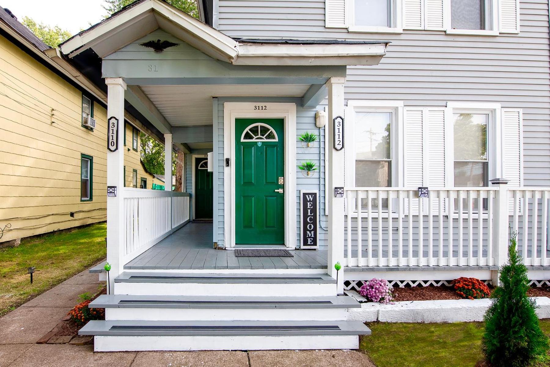 The Tremont Emerald - By Christmas Story House - Historic Charm & Modern Comfort Near Downtown With Parking, 300Mb Wifi & Self Check-In Cleveland Dış mekan fotoğraf