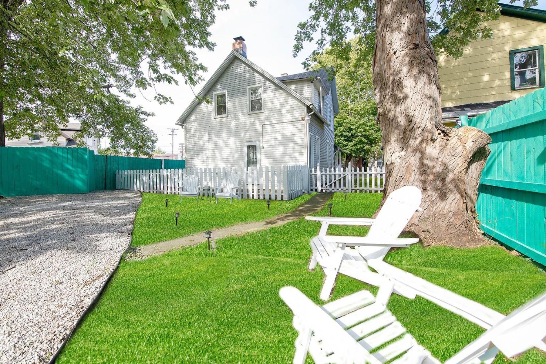 The Tremont Emerald - By Christmas Story House - Historic Charm & Modern Comfort Near Downtown With Parking, 300Mb Wifi & Self Check-In Cleveland Dış mekan fotoğraf