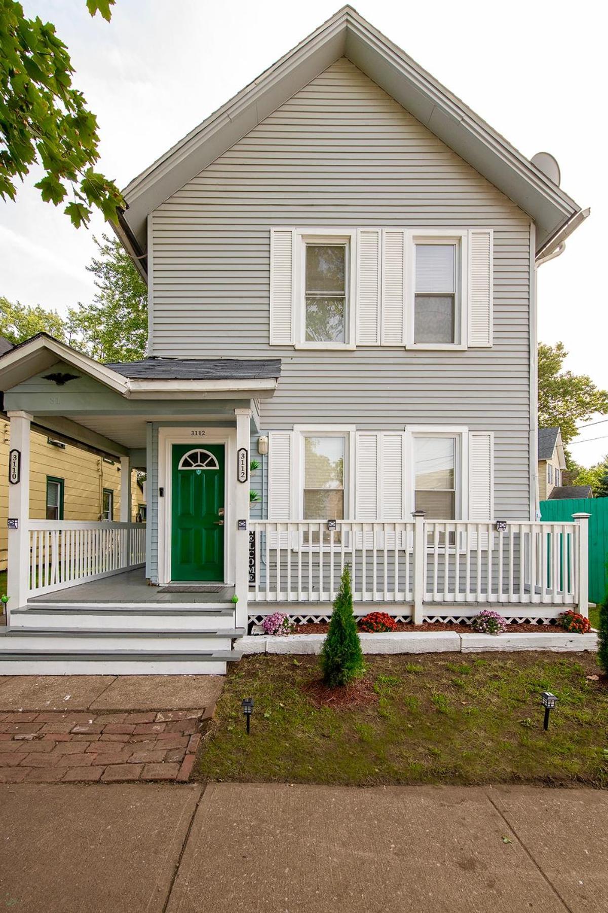 The Tremont Emerald - By Christmas Story House - Historic Charm & Modern Comfort Near Downtown With Parking, 300Mb Wifi & Self Check-In Cleveland Dış mekan fotoğraf