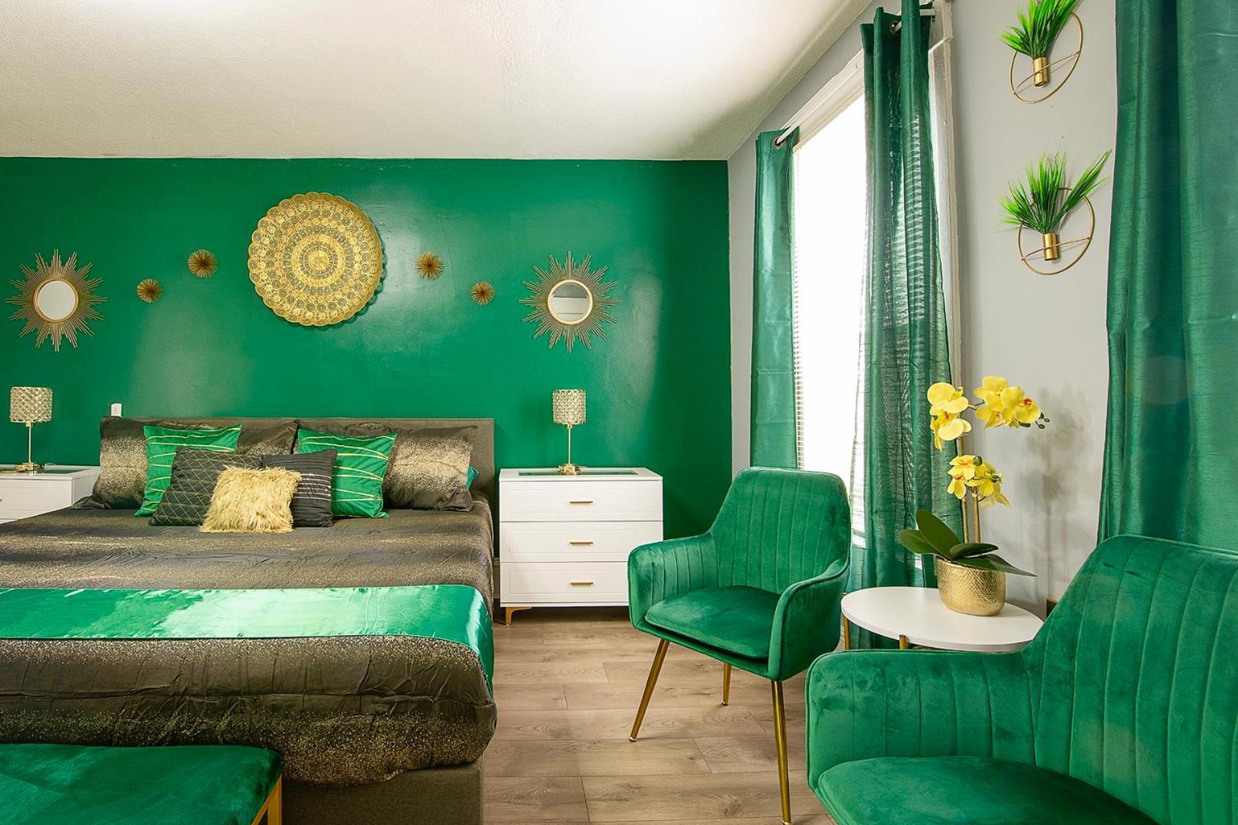 The Tremont Emerald - By Christmas Story House - Historic Charm & Modern Comfort Near Downtown With Parking, 300Mb Wifi & Self Check-In Cleveland Dış mekan fotoğraf